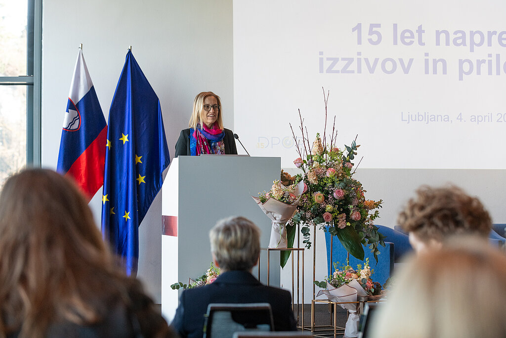 Udeležence strokovnega simpozija nagovorila ministrica za zdravje dr. Valentina Prevolnik Rupel